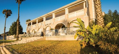 Russells on the Port — 4-Star Luxury Hotel in Cape Town, South Africa