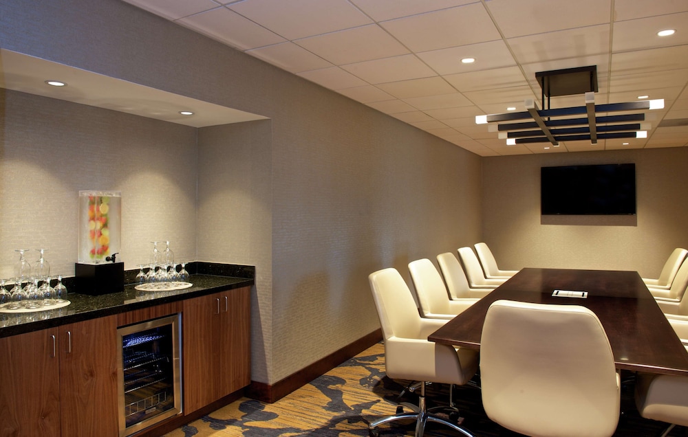Embassy Suites by Hilton Portland Tigard - photo 75