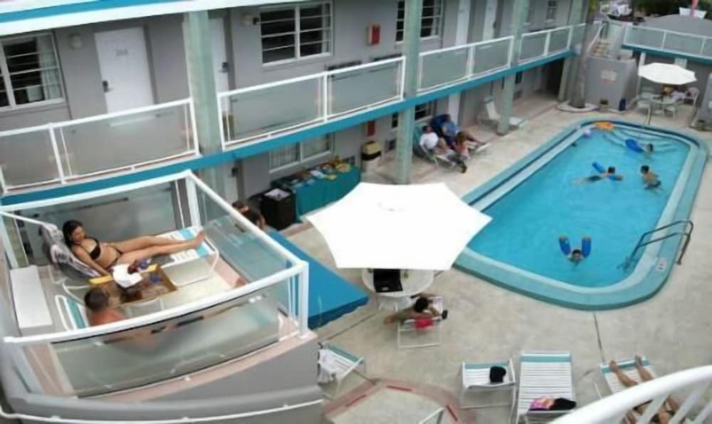 Camelot Beach Suites - photo 27
