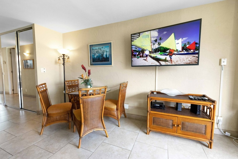 Panoramic Ocean View 1br Condo Suite 150 Feet From The Ocean At Papakea Ocean Front Resort 1 Bedroom Condo by RedAwning - photo 15