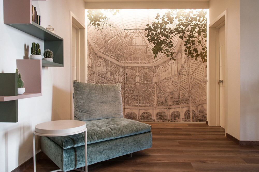 Homy Bnb — 4-Star Luxury Hotel in Empoli, Italy