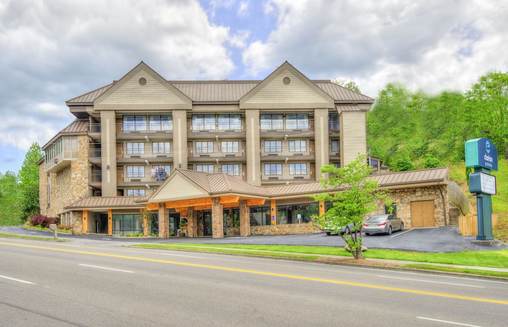 Clarion Pointe Downtown Gatlinburg - photo 39