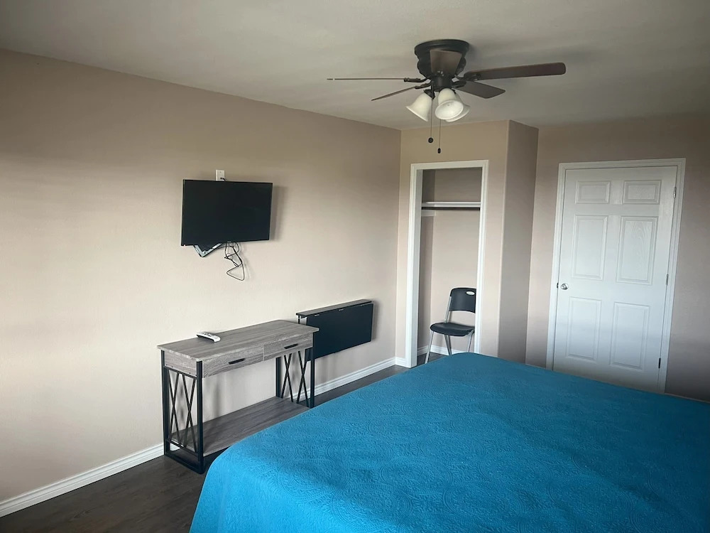 The 409 Bolivar Beach Hotel - photo 18