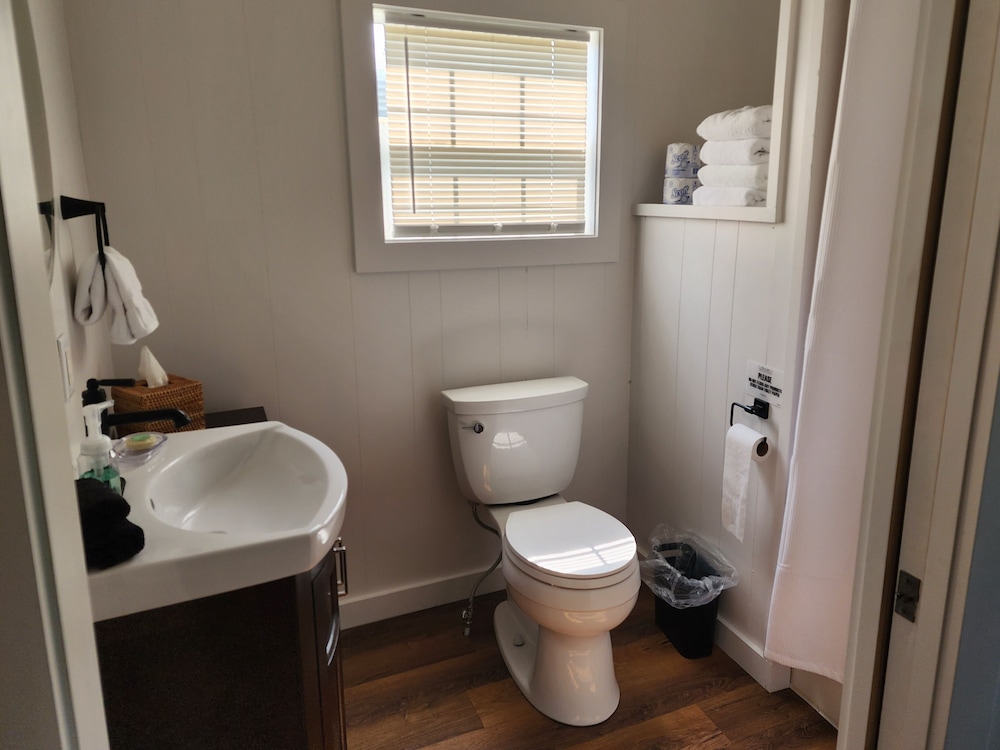The Lakehouse Inn at Sledd Creek - photo 27