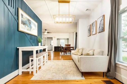 Lakefront Family Getaway in Cleveland, United States