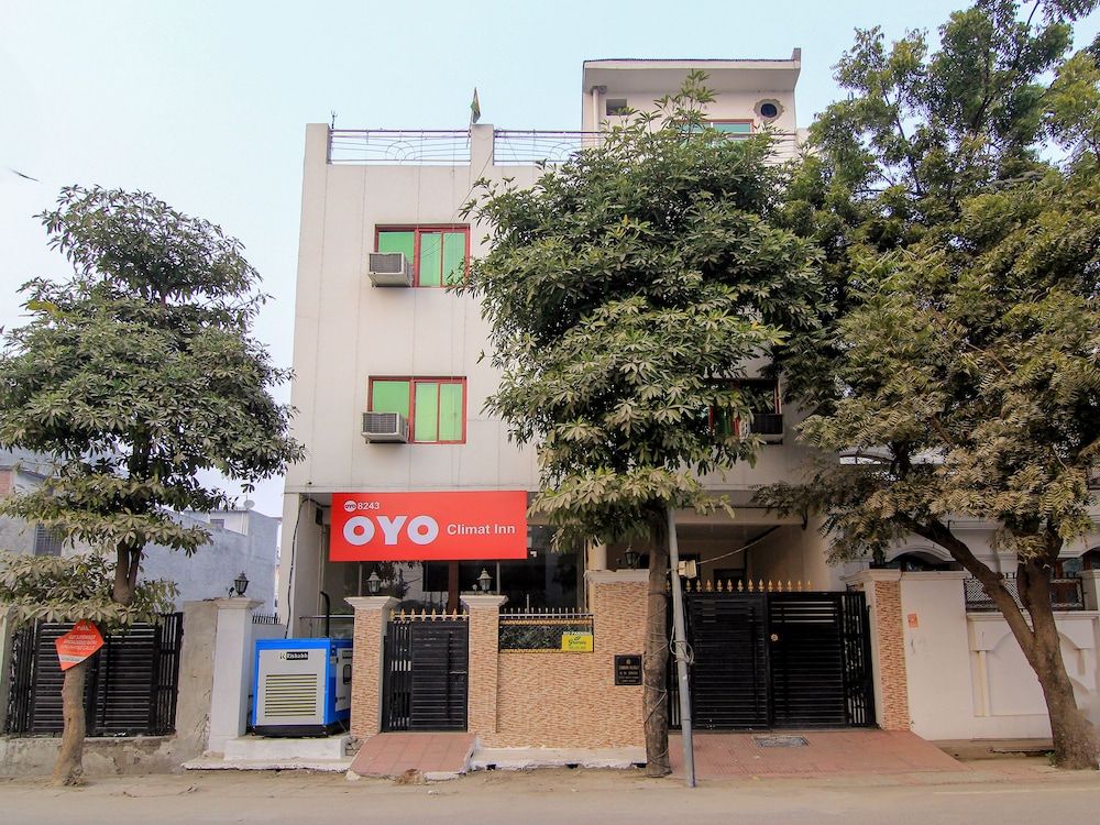 Oyo 8243 Climat Inn - last minute hotel in Lucknow
