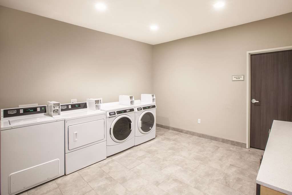 La Quinta Inn & Suites by Wyndham Tulsa Broken Arrow - photo 29