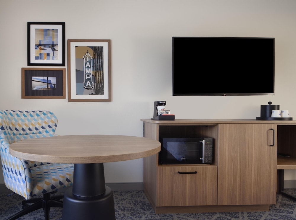 Hampton Inn & Suites Tampa North - photo 18