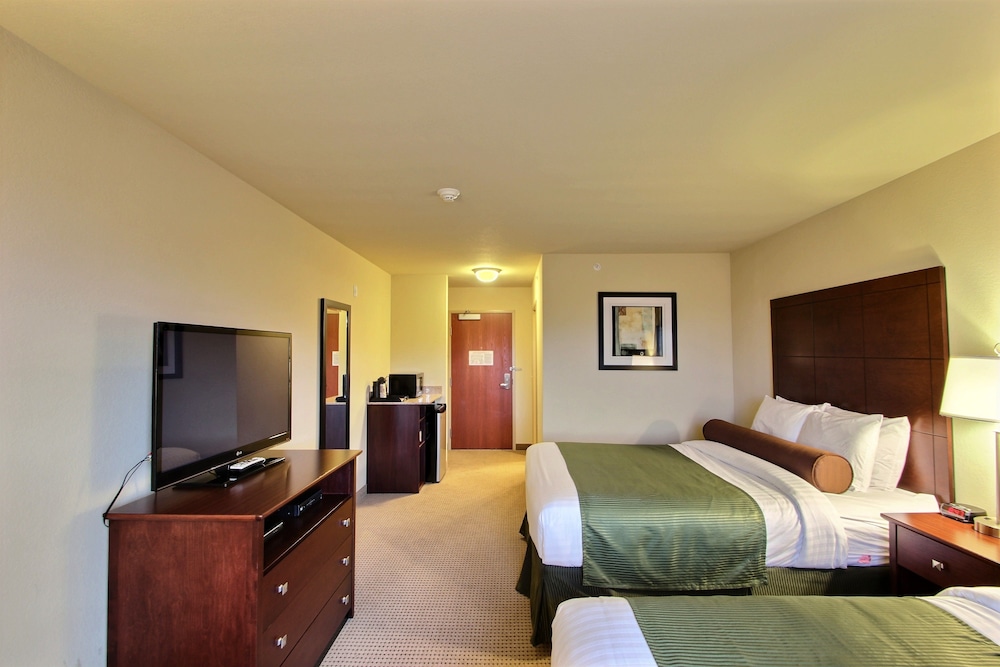 AmericInn by Wyndham Oshkosh - photo 2