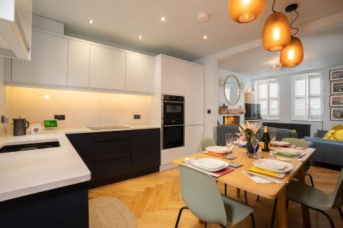 Modern Home in Windermere by LetMeStay — 4-Star Luxury Hotel in Windermere, United Kingdom