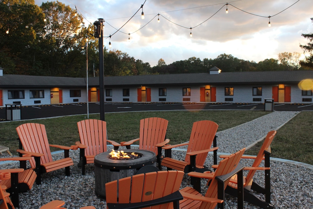 4411 Inn & Suites - photo 39
