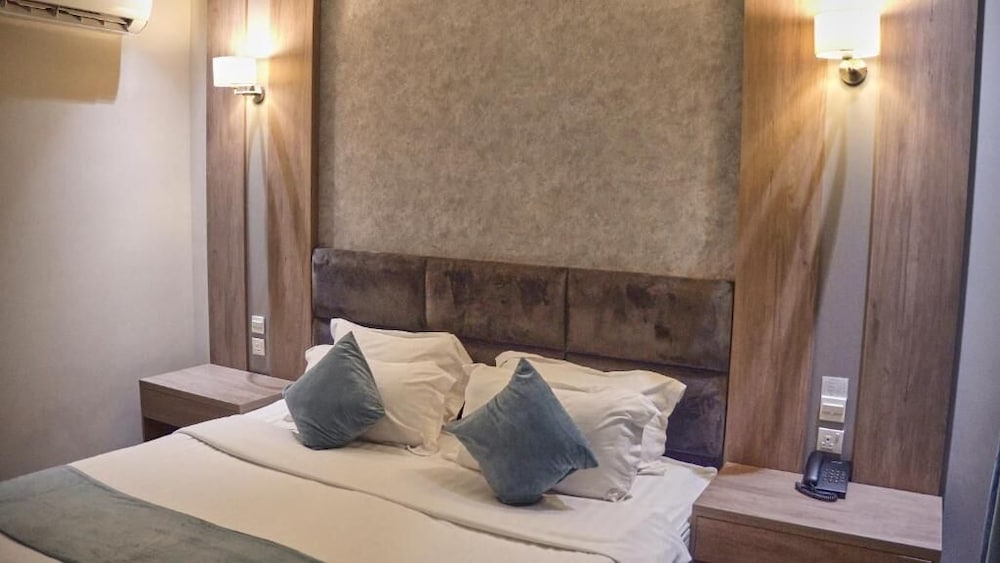 Lian Park Hotel in Khobar, Saudi Arabia