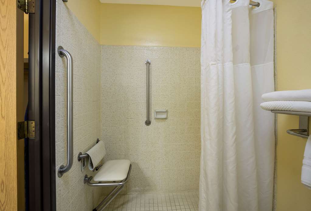 Quality Inn & Suites Medford Airport - photo 8