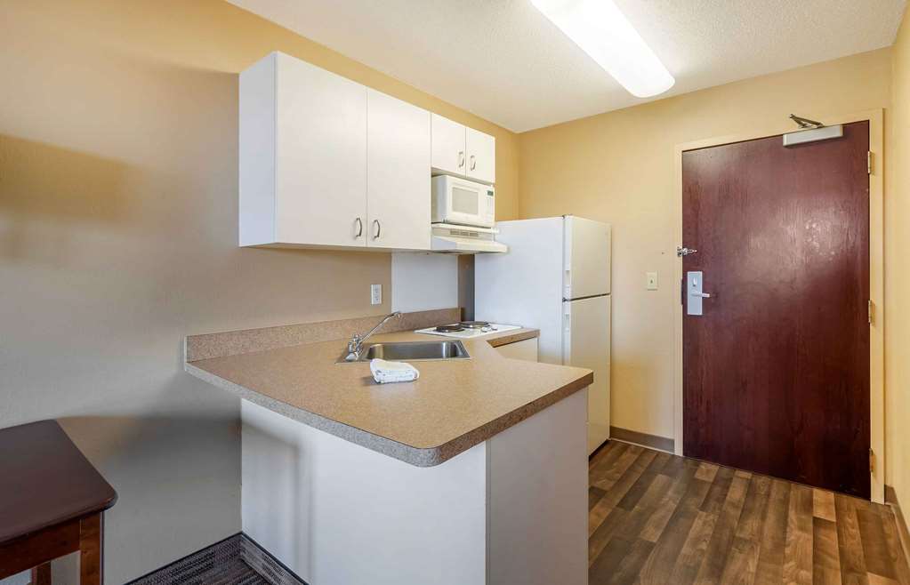 Extended Stay America Suites Chicago Woodfield Mall - photo 19
