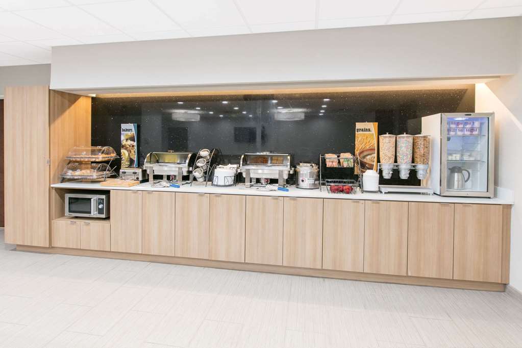 Microtel Inn & Suites by Wyndham Lubbock - photo 13