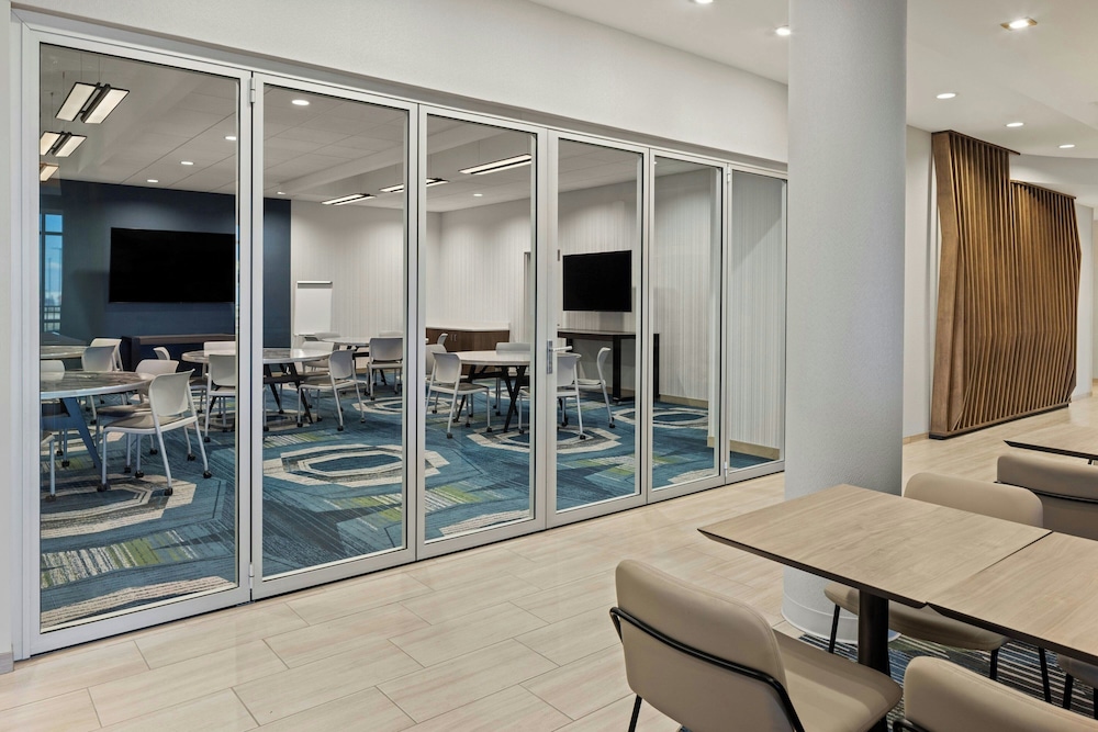 Springhill Suites BY Marriott Bettendorf - photo 31