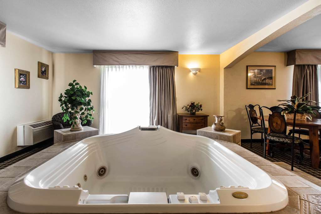 Quality Inn & Suites Silverthorne Copper Mountain - photo 19