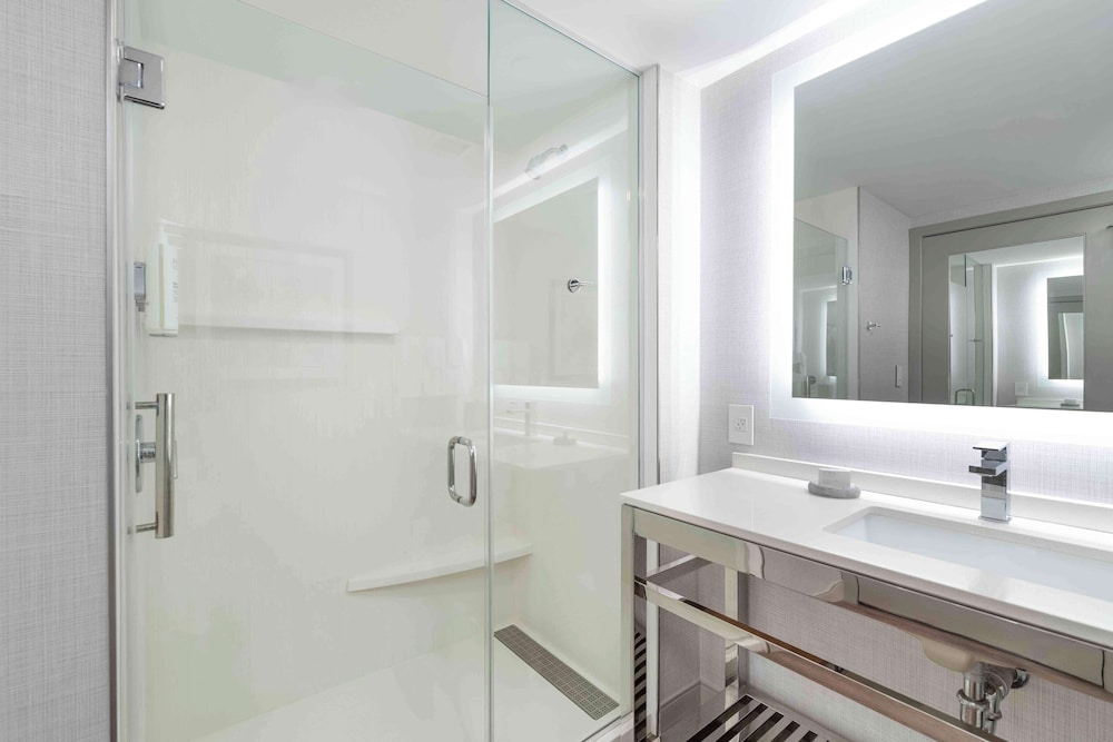Homewood Suites by Hilton Boston Logan Airport Chelsea - photo 25