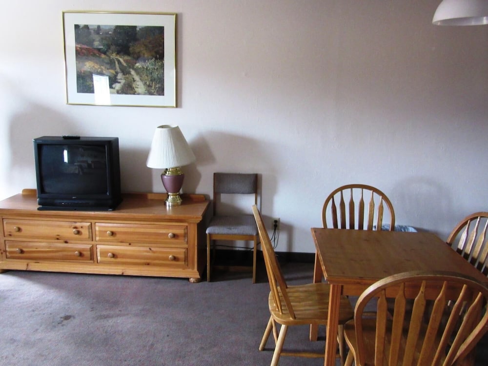 Yellowstone Country Inn - photo 24