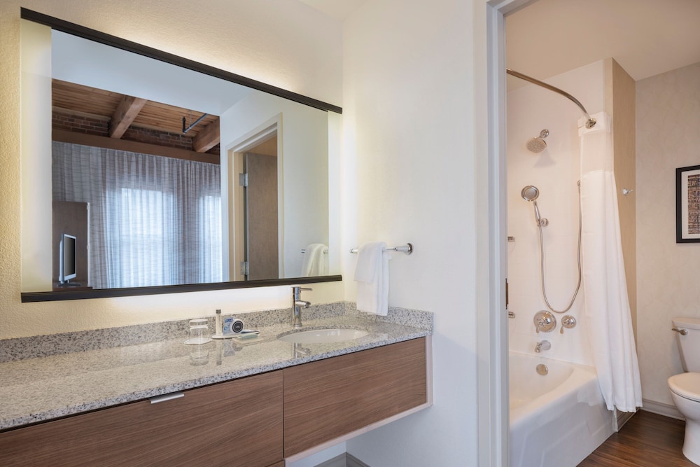 Residence Inn by Marriott Boston Downtown Seaport - photo 44