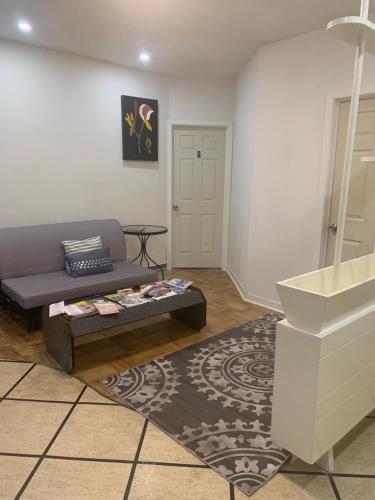 Montréal Downtown Private Rooms Across Polytechnique in Montreal, Canada