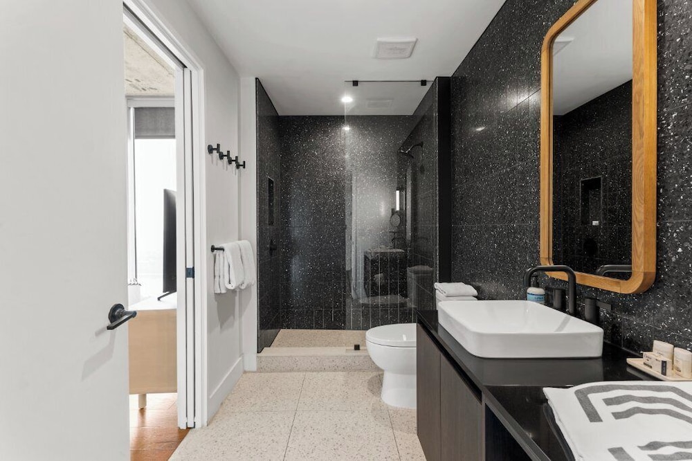 Austin Condo Hotel - photo 797