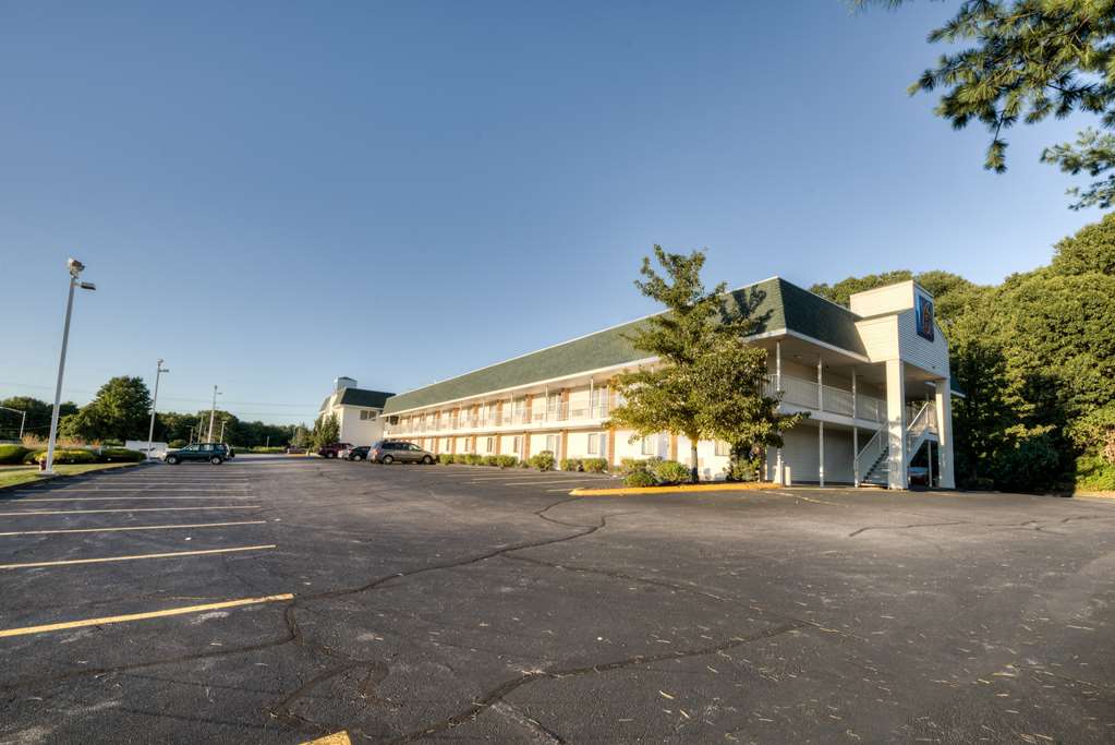 Motel 6 Niantic CT New London - photo 9