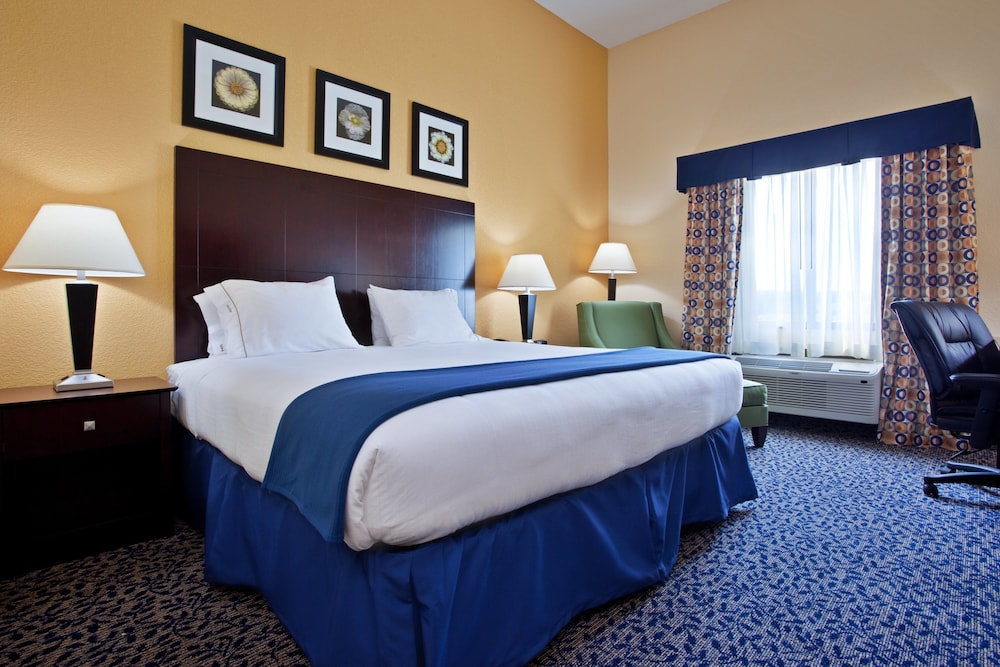 Holiday Inn Express & Suites Akron Regional Airport Area - photo 3