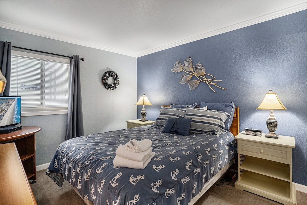 0511 Waters Edge Resort 2 Bedroom Condo by RedAwning - photo 2
