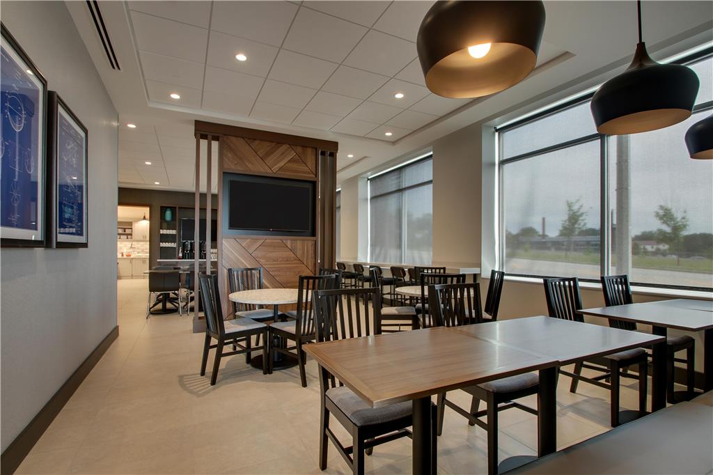 Hyatt Place Milwaukee Downtown - photo 52