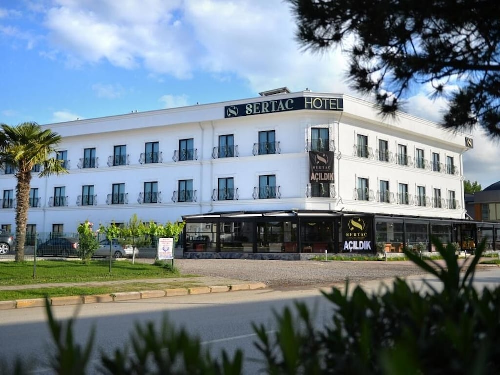 Sertac Hotel in Serdivan, Turkey