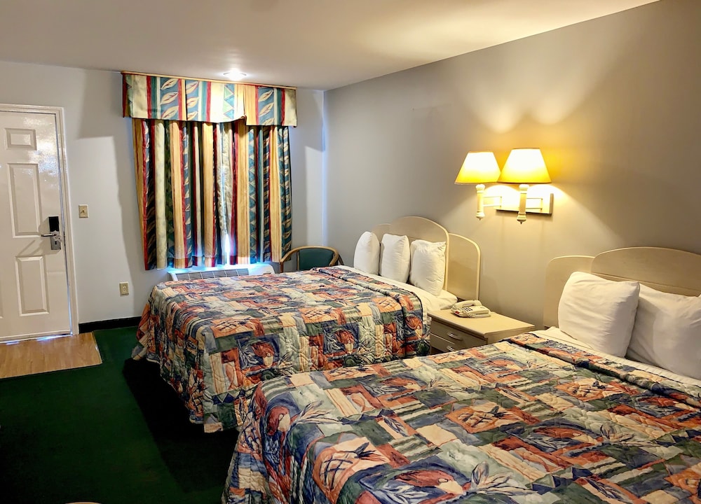 Key West Inn Childersburg - photo 12