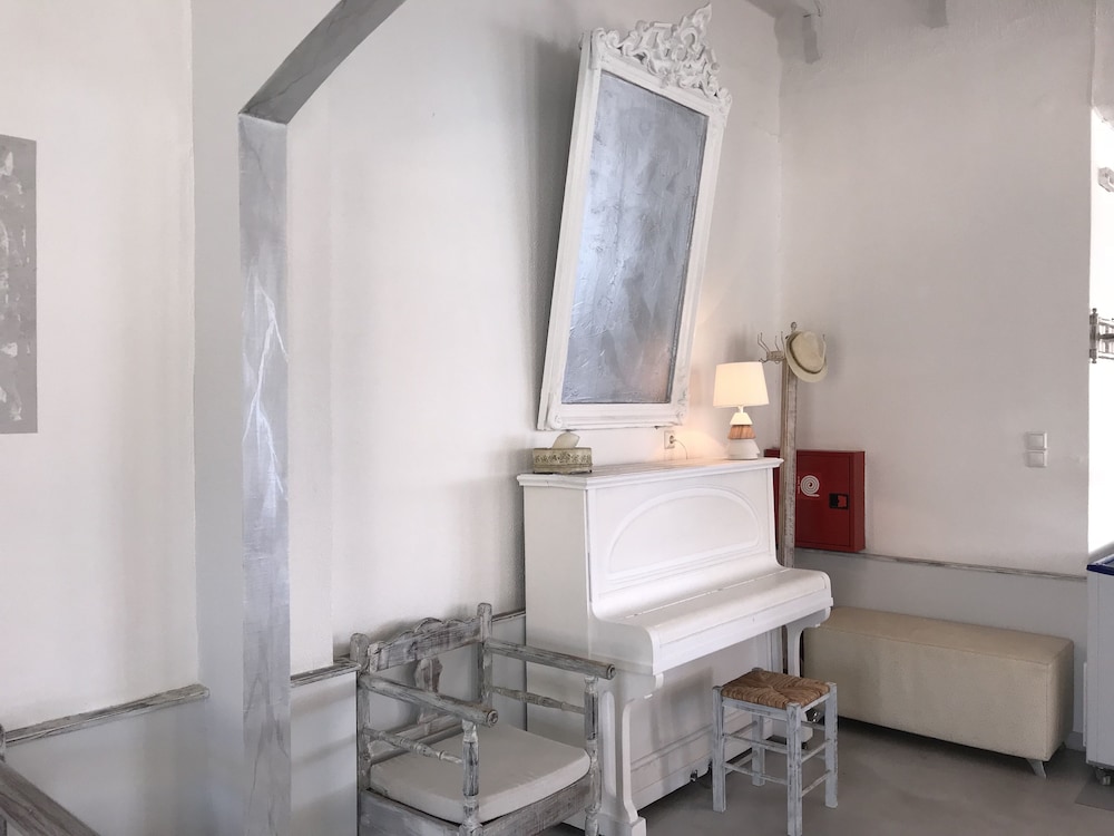 Di Mare — Ano Syros — photo 2