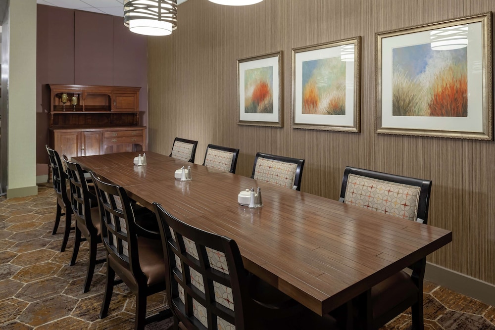 DoubleTree by Hilton Kansas City Overland Park - photo 35