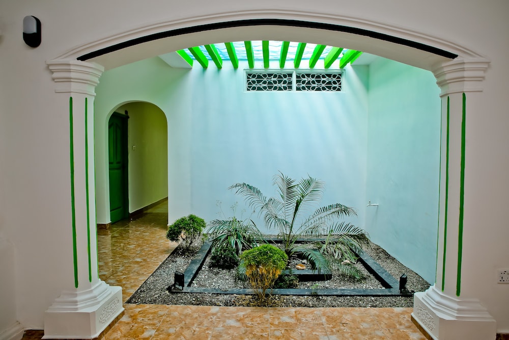 Negombo Beach By Flipflop Hostels - last minute hotel in Negombo