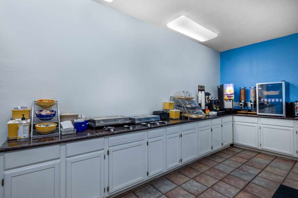 Days Inn by Wyndham Roswell - photo 24