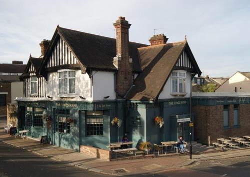 Kings Arms — hotel in Brentford