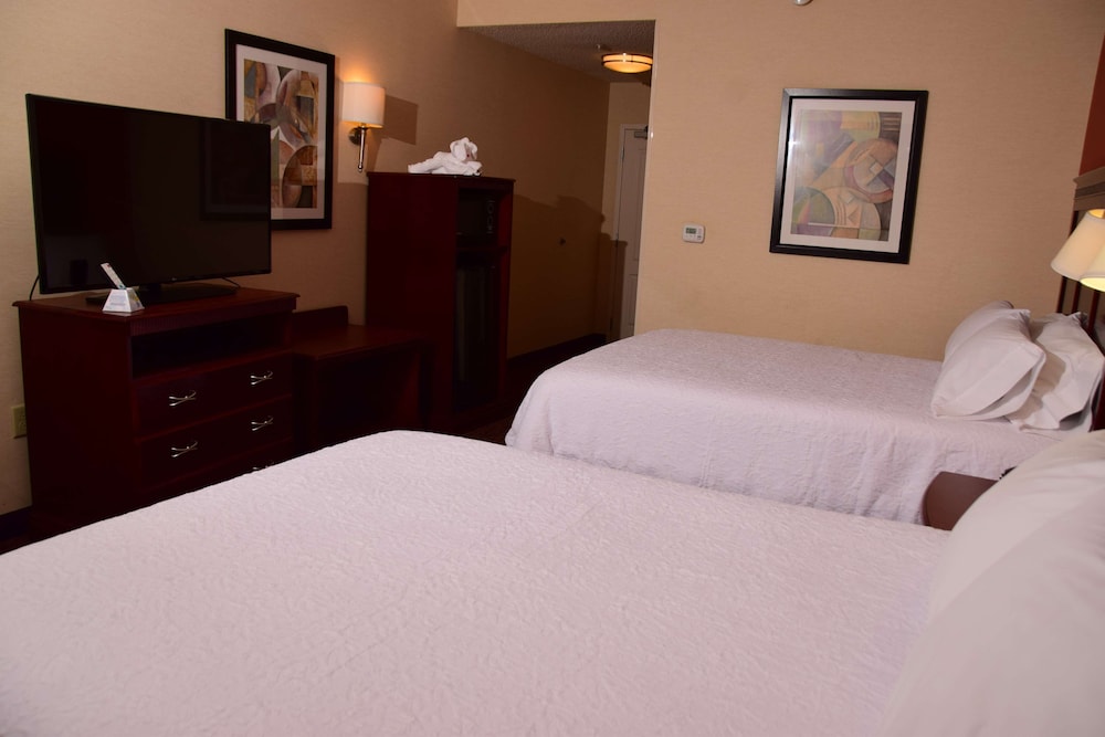 Hampton Inn Indiana - photo 11