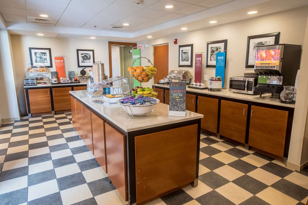 Hampton Inn & Suites Tilton - photo 45