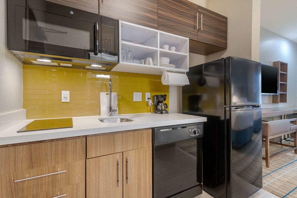 MainStay Suites Bricktown near Medical Center - photo 12