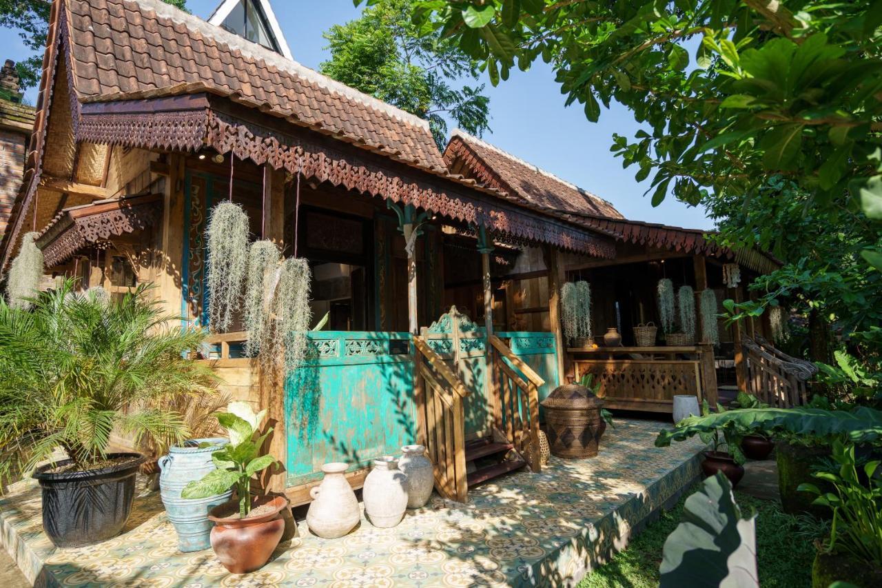 Tropical Traditional Indonesian Wooden Cottage Beji Mas Ubud — 4-Star Luxury Hotel in Ubud, Indonesia