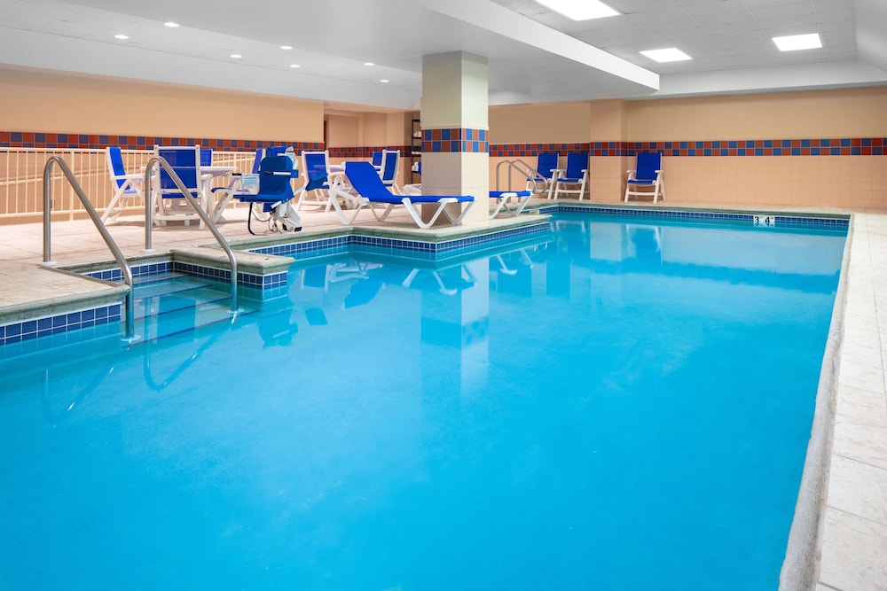 Hampton Inn Freeport - photo 18