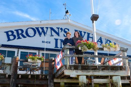 Brown's Wharf Inn - photo 3