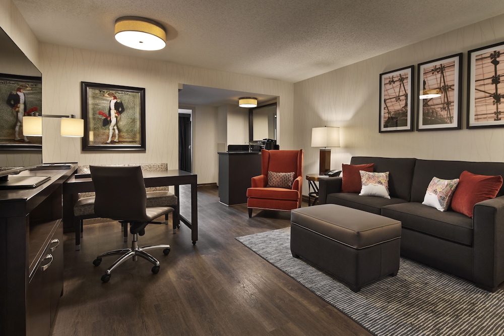 Embassy Suites by Hilton Washington DC Chevy Chase Pavilion - photo 18