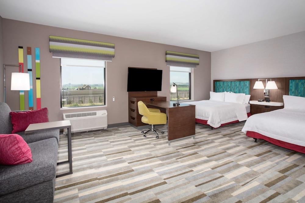 Hampton Inn & Suites Watsonville - photo 8