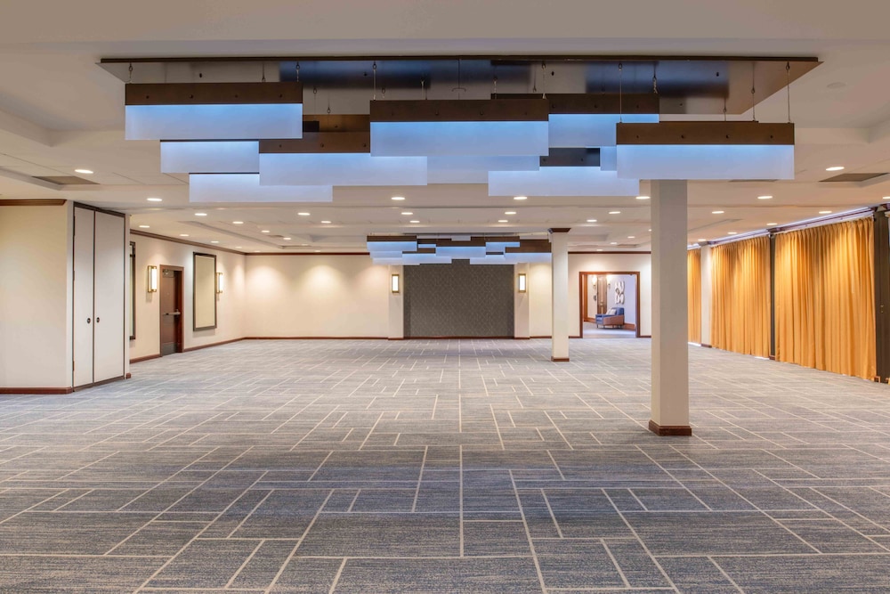 DoubleTree by Hilton San Francisco Airport - photo 58