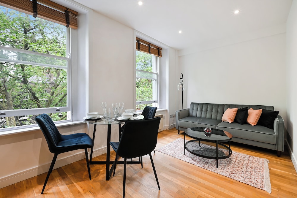 Avari Apartments Gray s Collection — 4-Star Luxury Hotel in London, United Kingdom