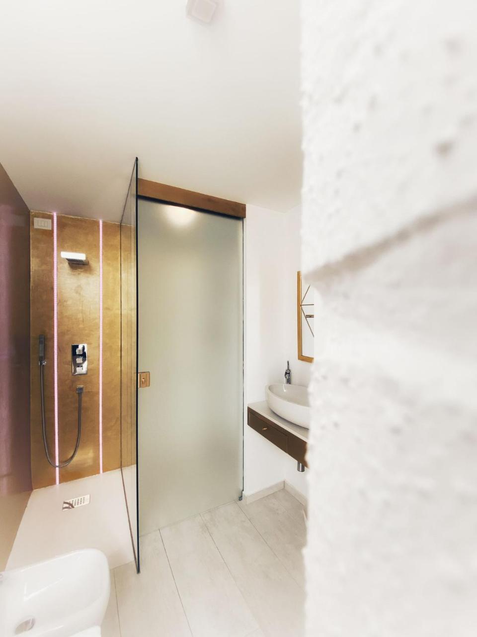 Ok Home Pescara Rooms — 4-Star Luxury Hotel in Pescara, Italy