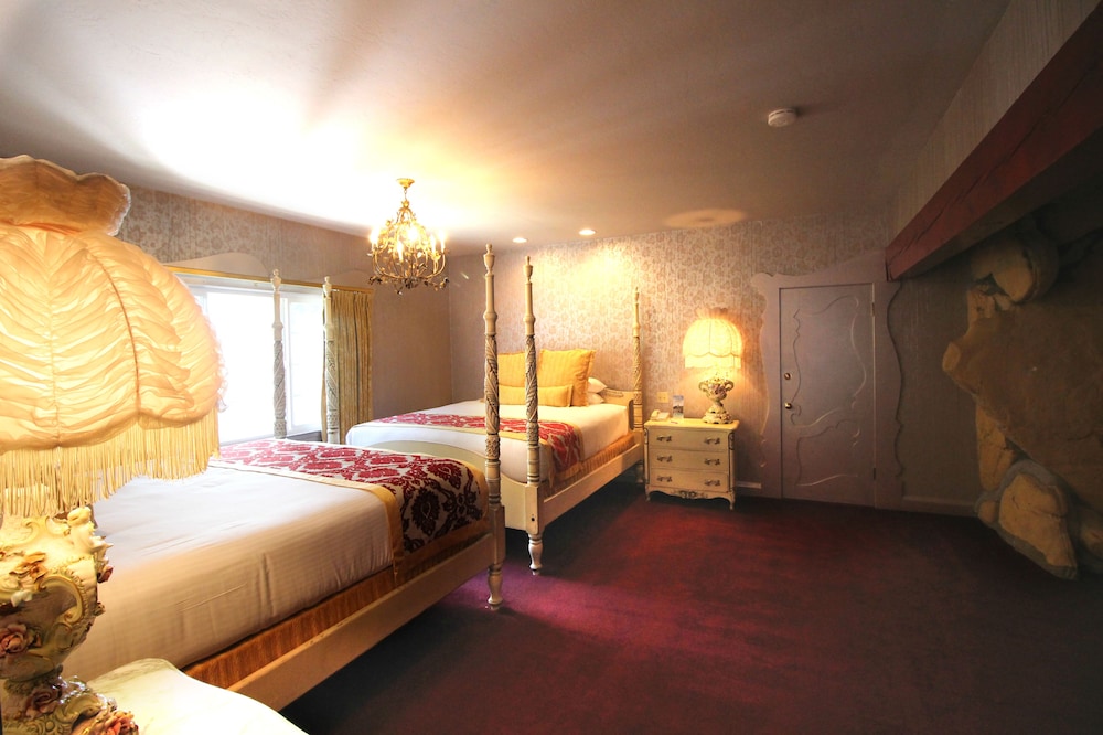 Madonna Inn - photo 83