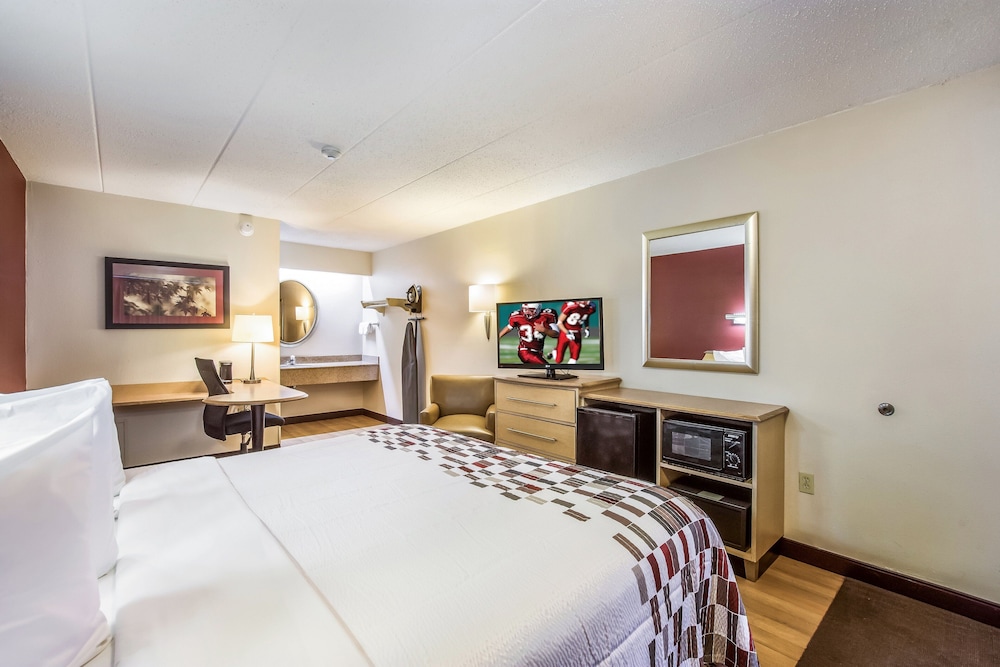 Red Roof Inn Detroit Plymouth Canton - photo 2